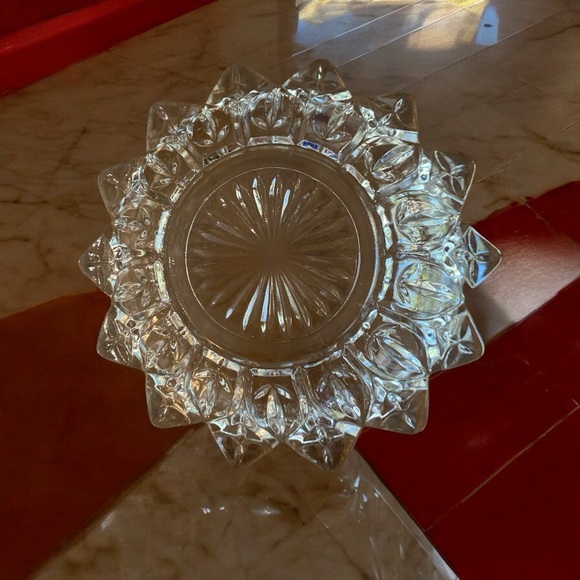 Beautiful pair of vintage Federal Glass Petal Bowls. EUC - Picture 3 of 6